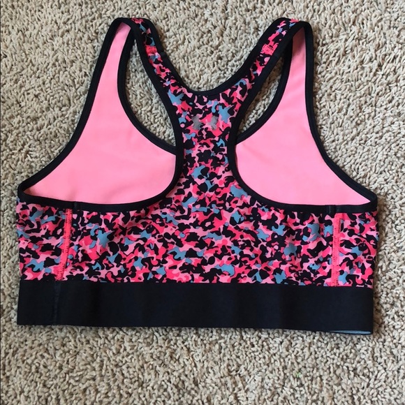 under armour sports bra - Picture 2 of 3